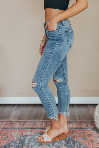 Hidden Amelia Dark Wash Hem Skinny Jean